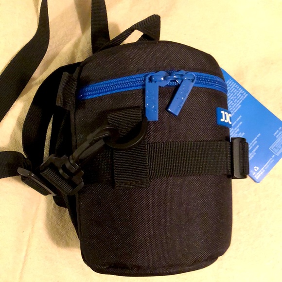 NWTO JJC Deluxe Lens Pouch fits low 3.15” x 5.98” (D x L). Shoulder & belt strap - Picture 3 of 7